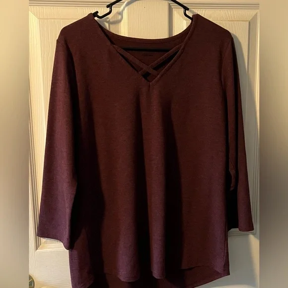 Women's Burgundy Top - Picture 2 of 5